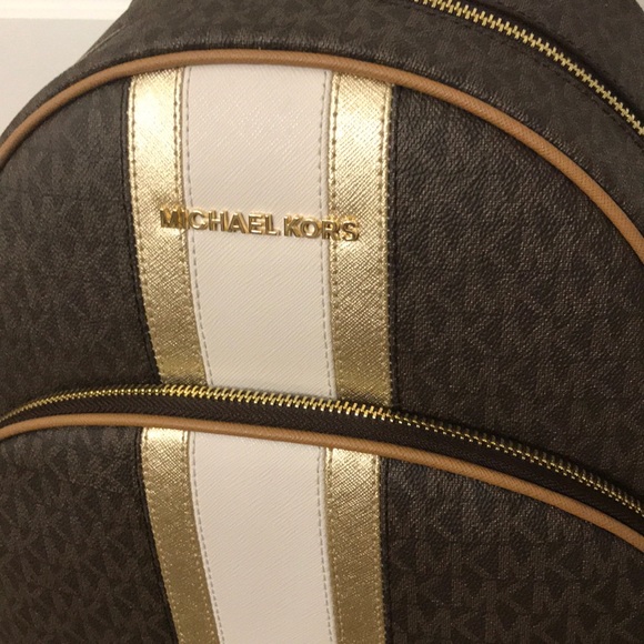 Nwt Michael Kors backpack signature style - Picture 2 of 8